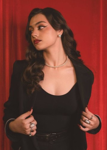 Полли, Г. Дербент